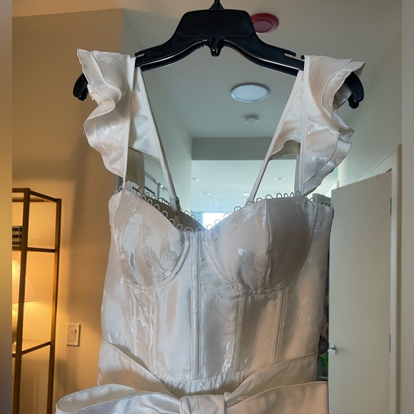 V Chapman Vera Satin Ruffled Sleeve Bustier Dress | Size 6 - Picture 6 of 6